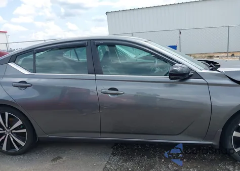 2020 Nissan Altima Sr Fwd из США, поврежденный, VIN 1N4BL4CV1LC261595